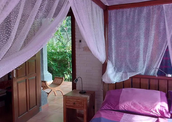 Mari Guesthouse, Vacation With Pool In Ubud, Bali *