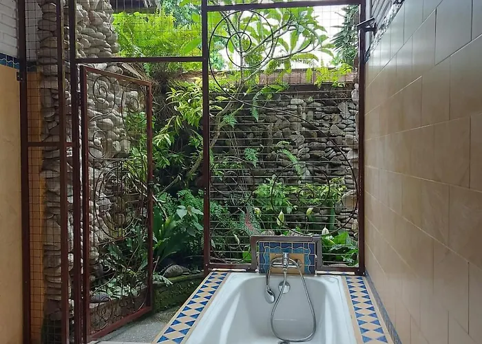Casa vacanze Mari Guesthouse, Vacation With Pool In Ubud, Bali *