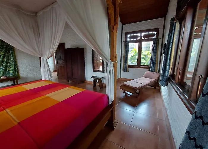 Mari Guesthouse, Vacation With Pool In Ubud, Bali Casa de Férias