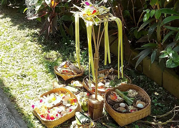 Mari Guesthouse, Vacation With Pool In Ubud, Bali *